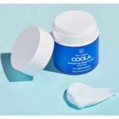 COOLA Refreshing Water Cream Sunscreen SPF 50 - 44 Ml 16 COOLA Refreshing Water Cream Sunscreen SPF 50 - 44 Ml -Biotherm Salgsbutik coola refreshing water cream sunscreen spf 50 44 ml 1655197950