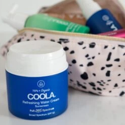 COOLA Refreshing Water Cream Sunscreen SPF 50 - 44 Ml 18 COOLA Refreshing Water Cream Sunscreen SPF 50 - 44 Ml -Biotherm Salgsbutik coola refreshing water cream sunscreen spf 50 44 ml 1655197959