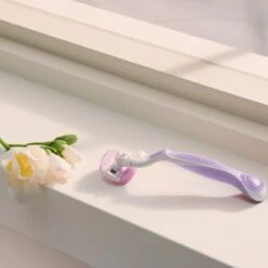 Gillette® Gillette Venus Comfortglide Breeze Manual Razor -Biotherm Salgsbutik gillette venus comfortglide breeze manual razor 1641287046