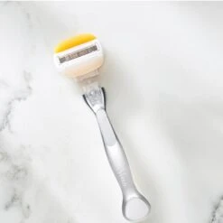 Gillette® Gillette Venus Comfortglide Coconut With Olay Manual Razor -Biotherm Salgsbutik gillette venus comfortglide coconut with olay manual razor 1641218574