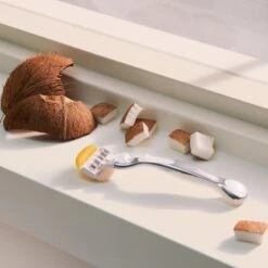 Gillette® Gillette Venus Comfortglide Coconut With Olay Manual Razor -Biotherm Salgsbutik gillette venus comfortglide coconut with olay manual razor 1641218619